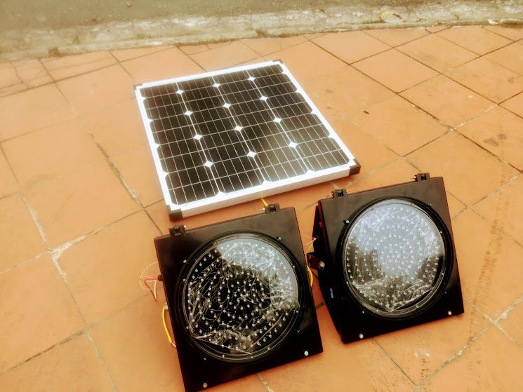 Đèn chớp vàng năng lượng mặt trời - Camera Bách Việt - Công Ty CP Bách Việt